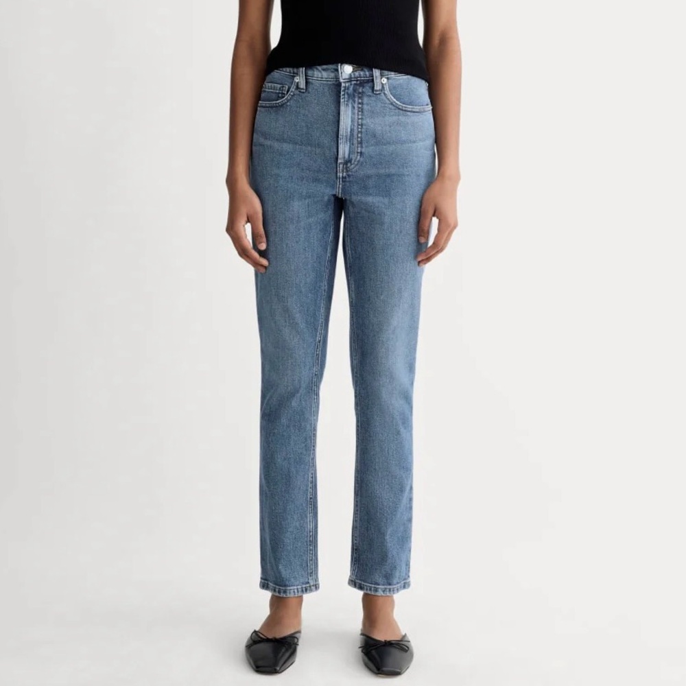 Everlane Original Cheeky Jean in Medium Washed Blue